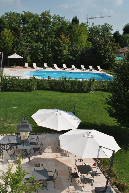 Hotel Villa Dei Carpini Одерцо Экстерьер фото