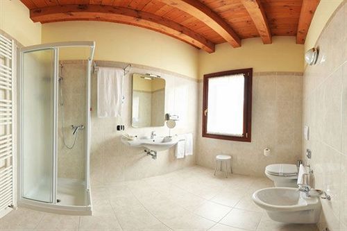 Hotel Villa Dei Carpini Одерцо Экстерьер фото