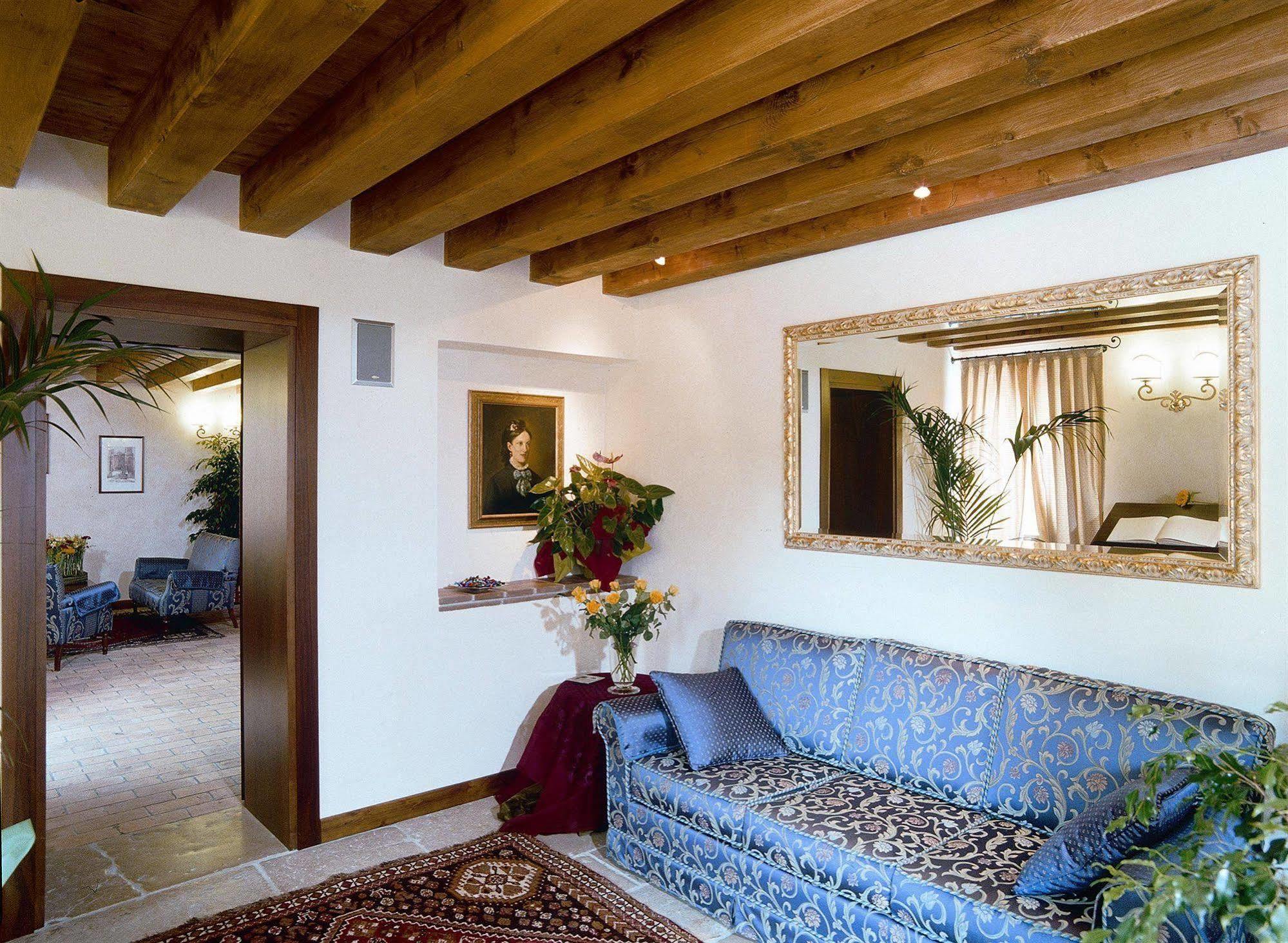 Hotel Villa Dei Carpini Одерцо Экстерьер фото