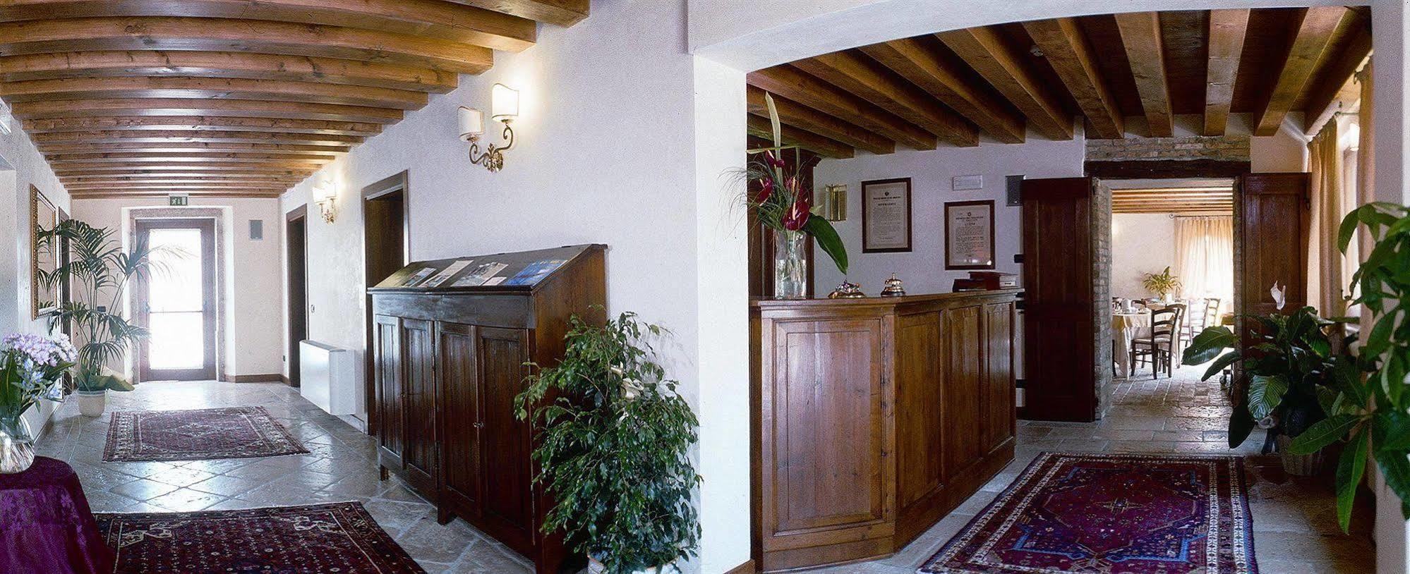 Hotel Villa Dei Carpini Одерцо Экстерьер фото